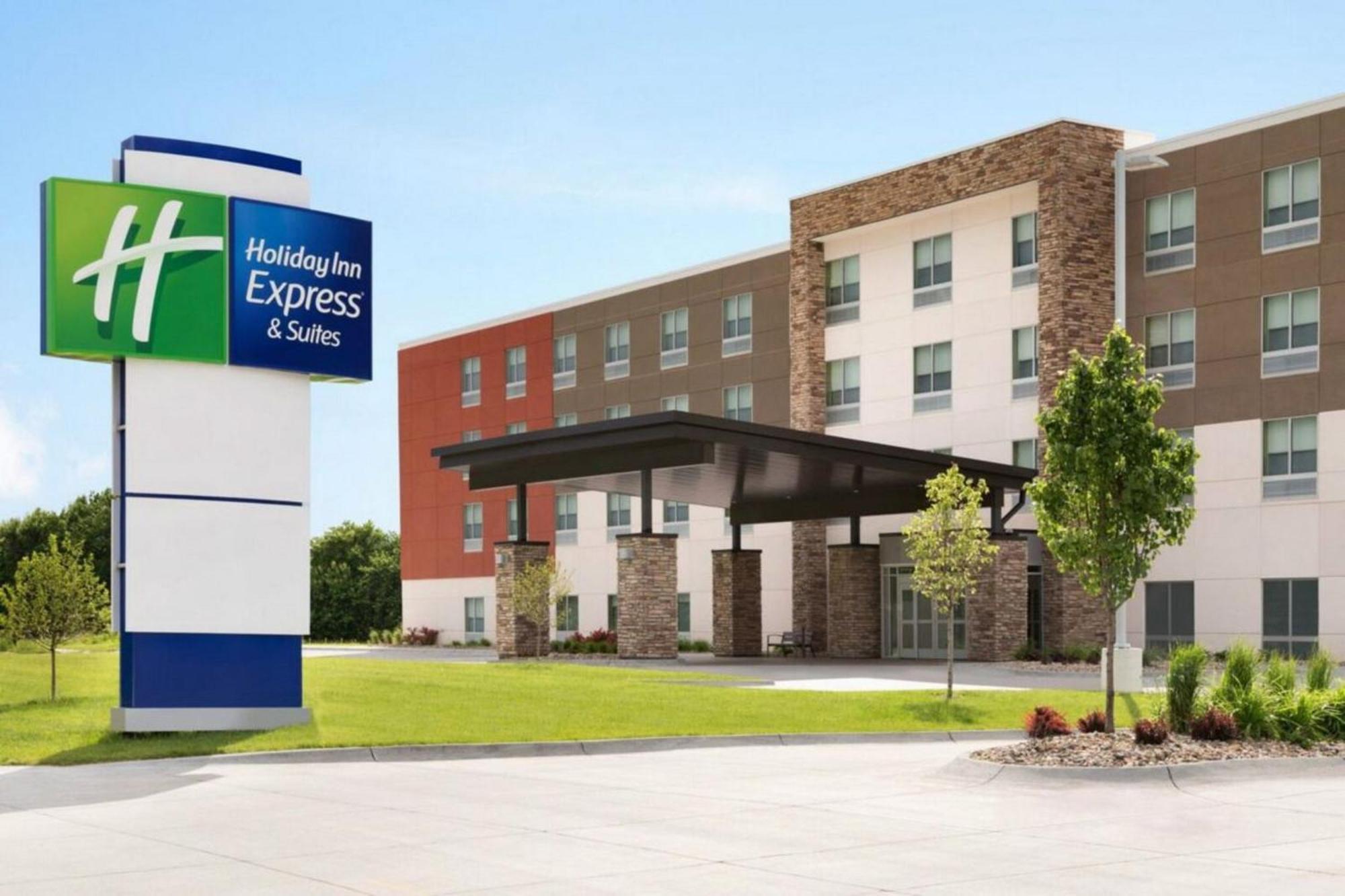 Holiday Inn Express & Suites Fresno Airport By Ihg Buitenkant foto